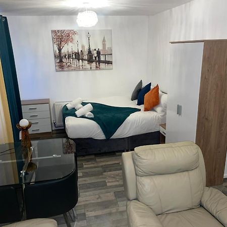 Private Room In London Enfield With Parking Exteriér fotografie